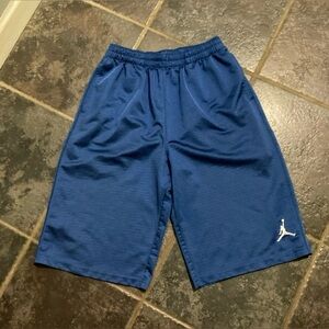 Nike Air Jordan Boys 11” Athletic Shorts Size XL